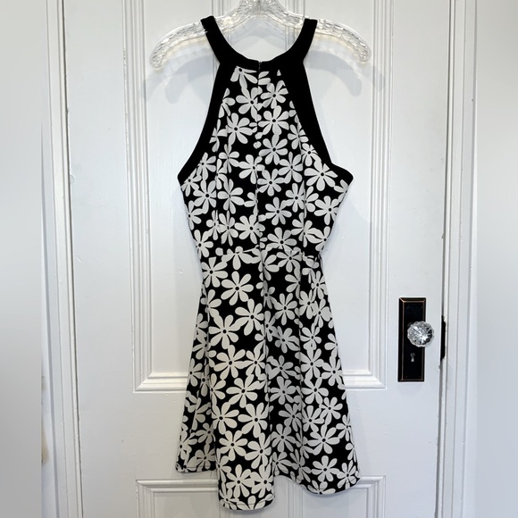 Jeune Jeunesse Black and White Floral  Halter Neckline Flared Dress - Size L - Picture 2 of 5
